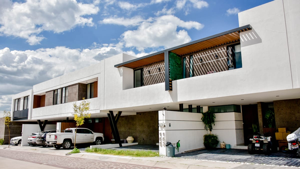HEGUM duplex — two entrances